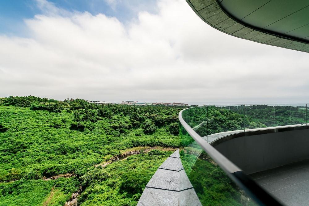 Hidden Cliff Hotel And Nature Seogwipo Exterior photo